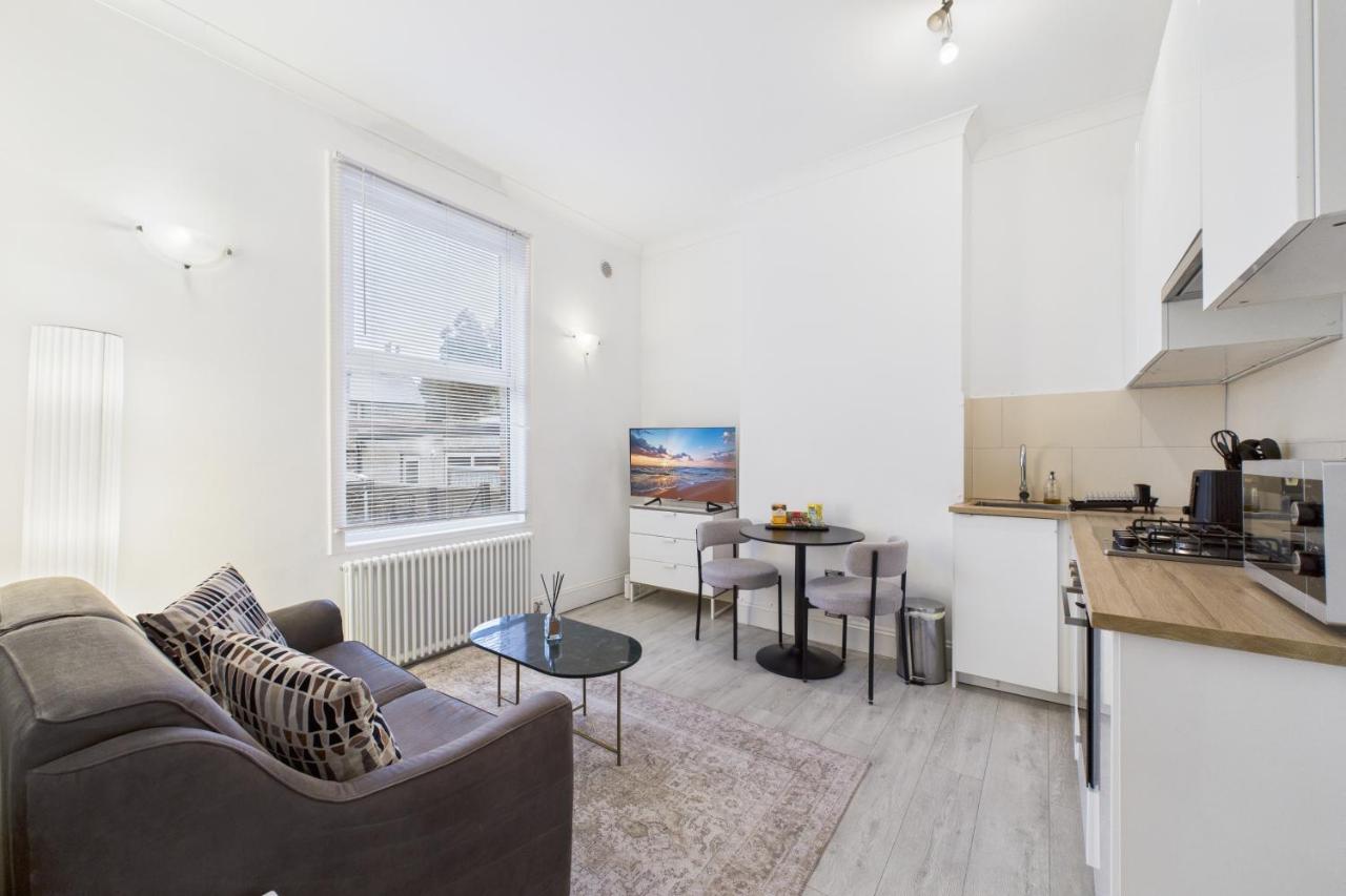 1 Bed Apartment London Stratford, ABBA Arena & Olympic Park - 4