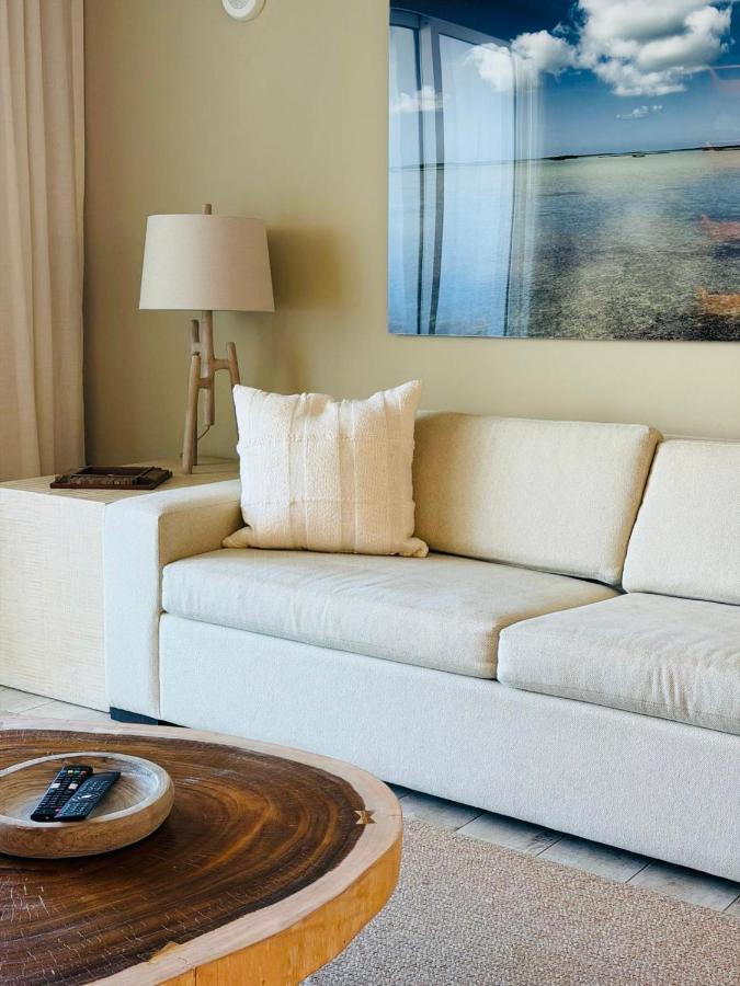 1 Hotel 1 Bedroom 1 and Half Bathroom Beachfront Residence With Balcony