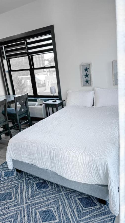 Stylish Studio Apt-Outside NYC - 2