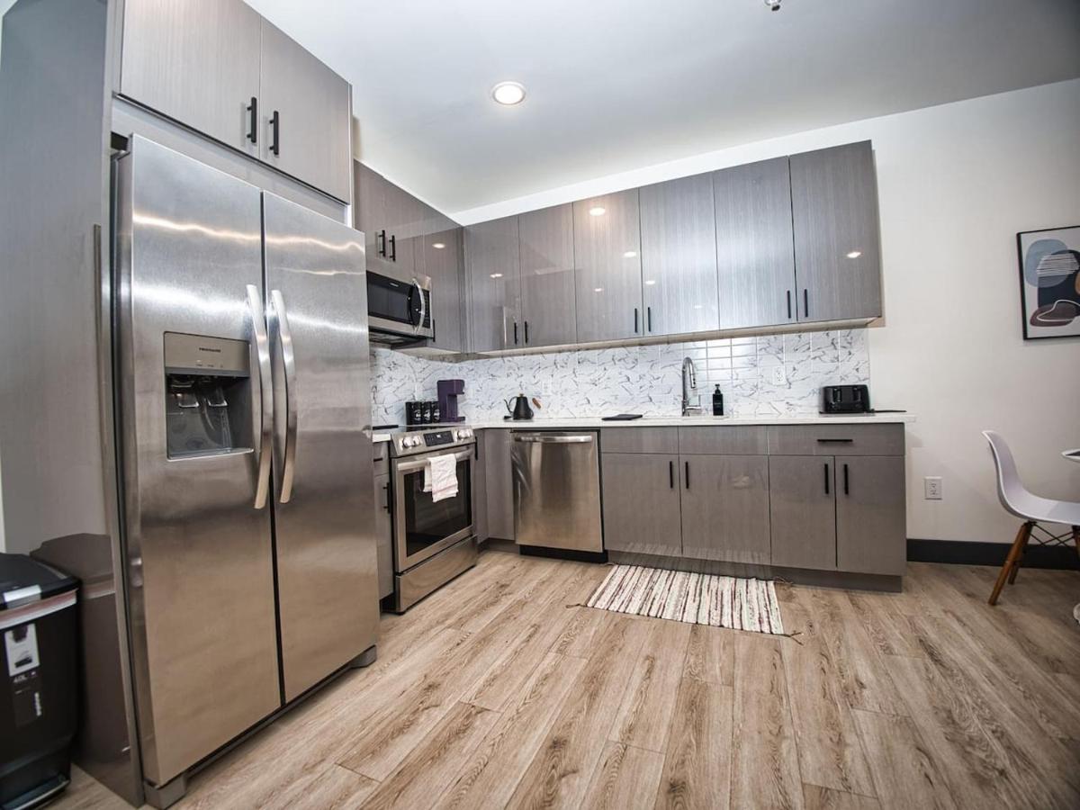 Prime Location with Free Parking Near NYC - 4