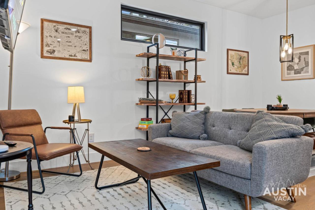 SoCo Eats, Zilker Days, Moody Nights 3BR 2.5BA w Upper Deck by Austin Vacay - 5