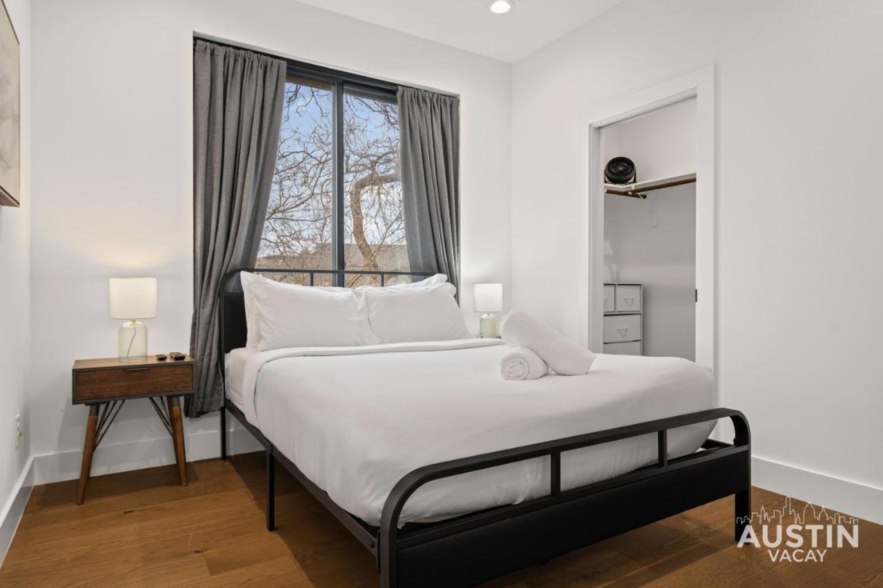 SoCo Eats, Zilker Days, Moody Nights 3BR 2.5BA w Upper Deck by Austin Vacay - 2