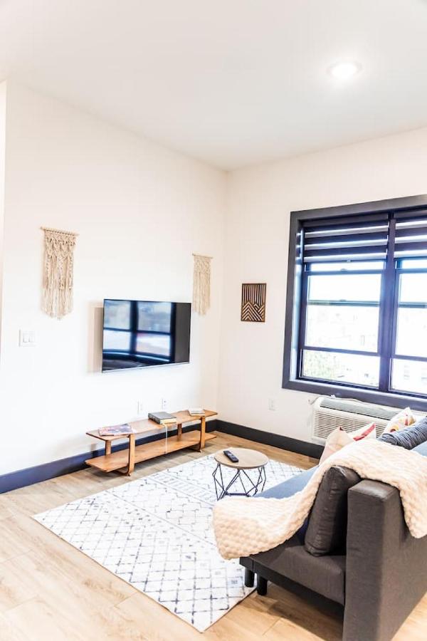 Two Bedrooms with Free Parking Near NYC - 5