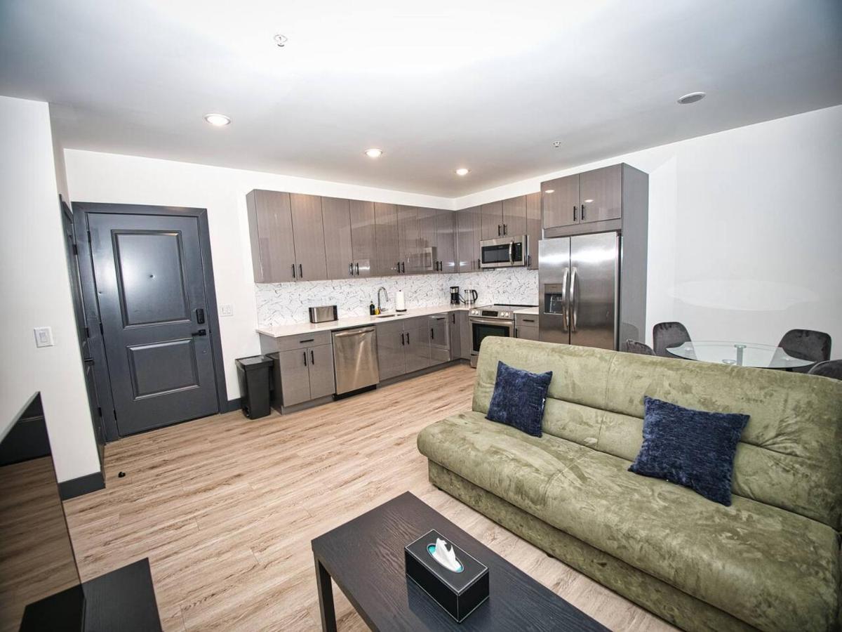 Free Indoor Parking 25 Minutes to NYC - 4