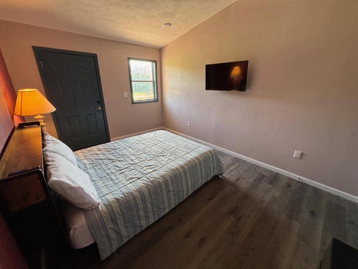 Four Seasons Inn & RV Park — photo 10