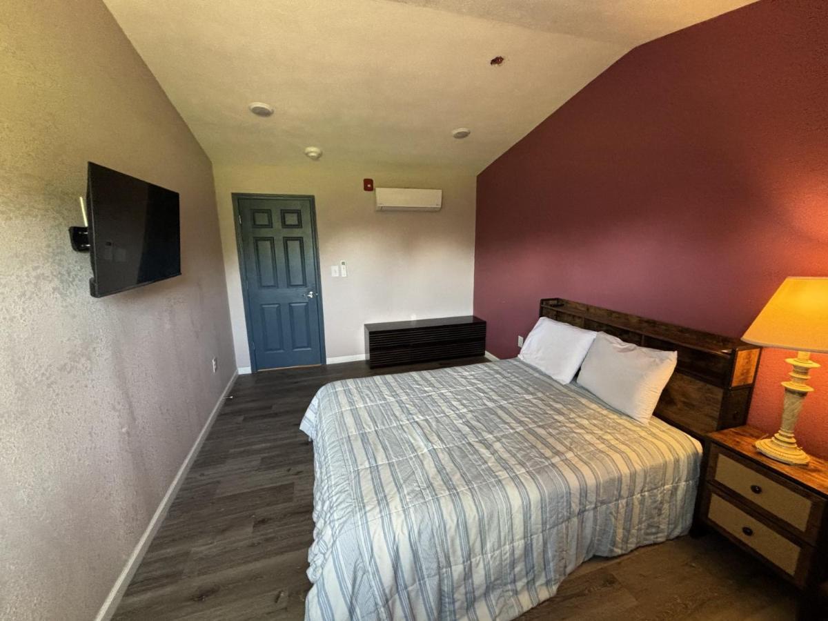 Four Seasons Inn & RV Park — photo 12