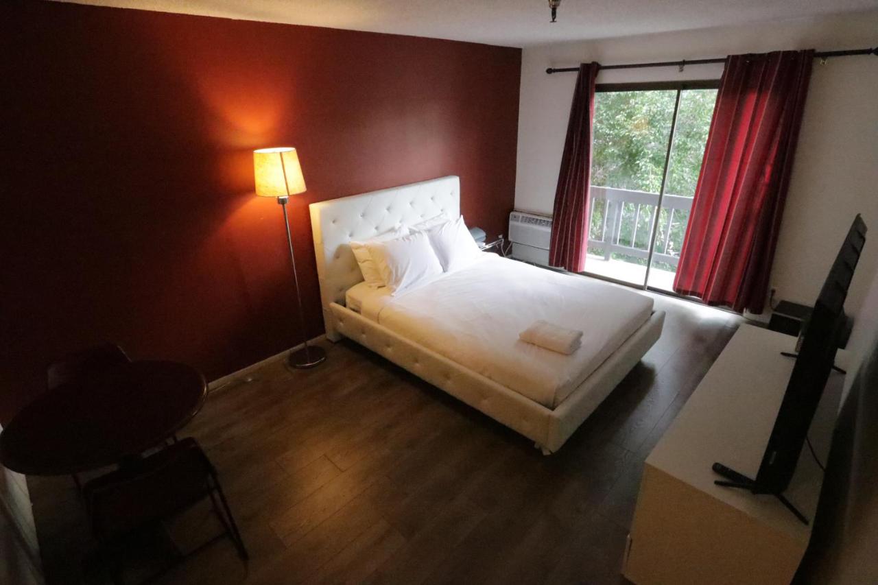 Cozy Beverly Hills Hotel Style apartment - 5