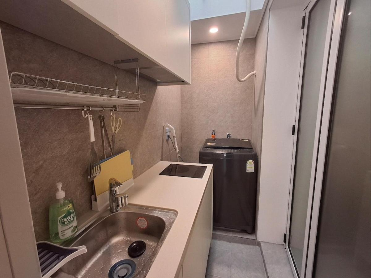two-bedroom in sinchon - 3