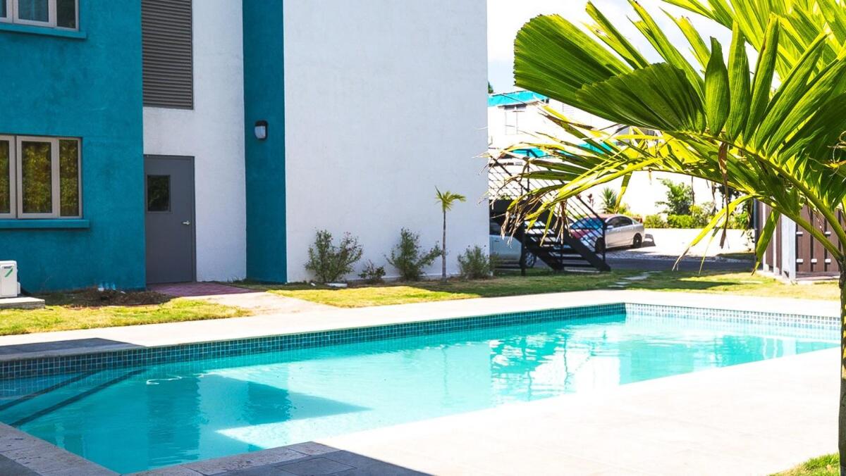 Kingston Penthouse with Pool and Mountain View - 4