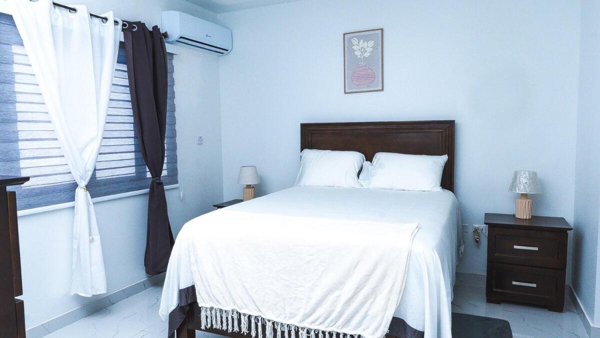 Kingston Penthouse with Pool and Mountain View - 2