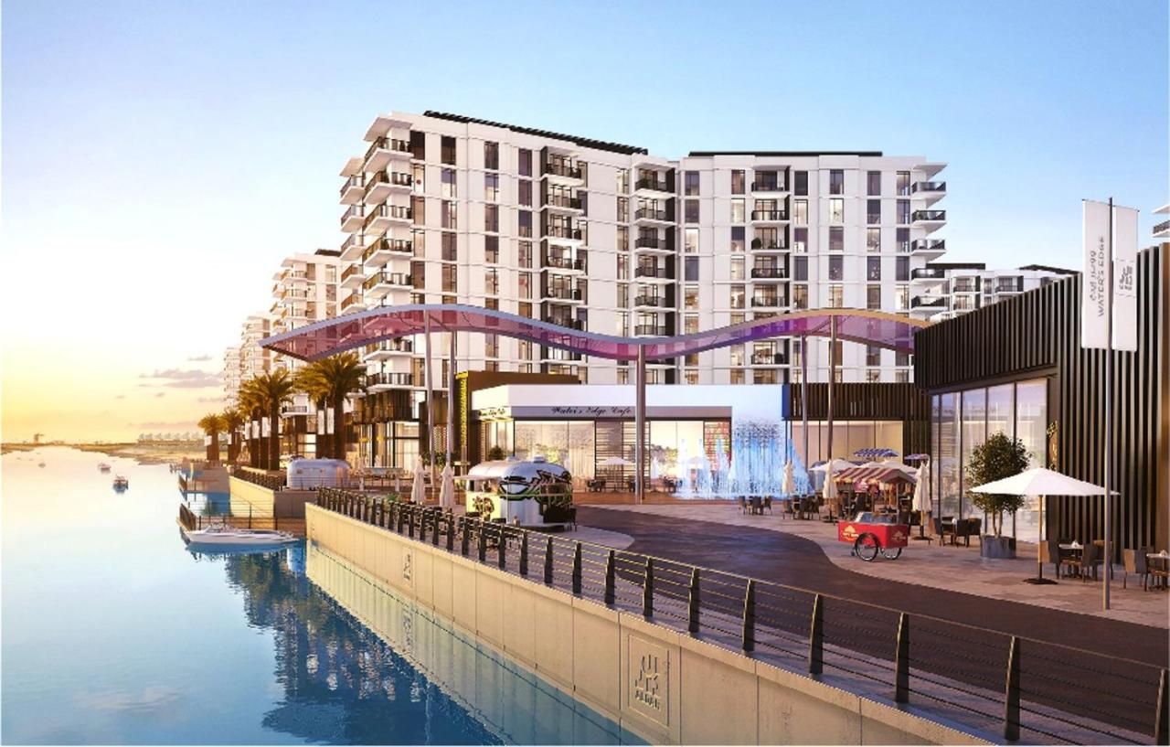 Canal Views, LUX Waterfront 2BR, Pool! Yas Island - 5