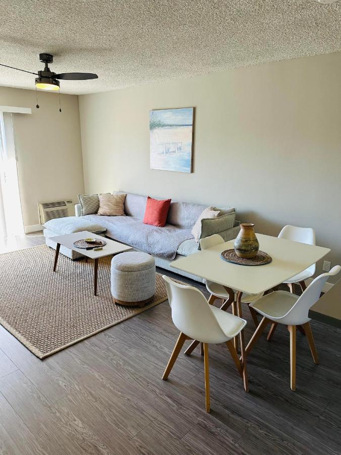 Walk to Santa Monica Beach & Pier I Free Parking! - 4