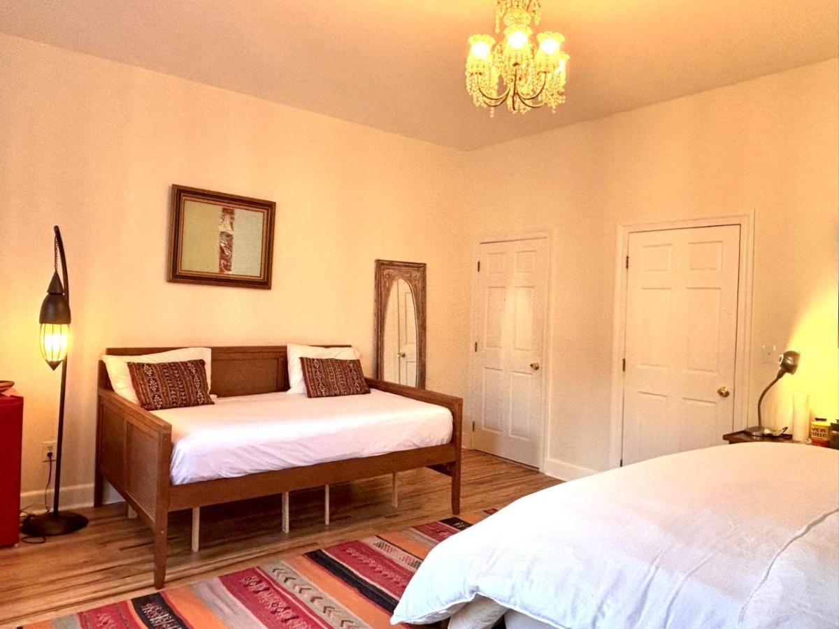 Luxurious bedroom - 2