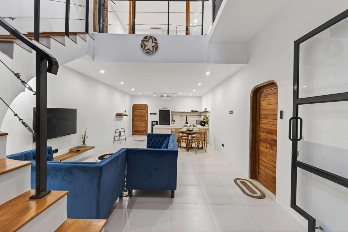 Trinity Villa Stylish 3BR Retreat in Canggu - 5