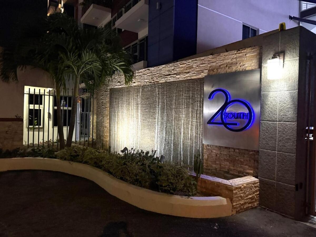 Paradise Haven at 20 South Ave Roof top pool - 3