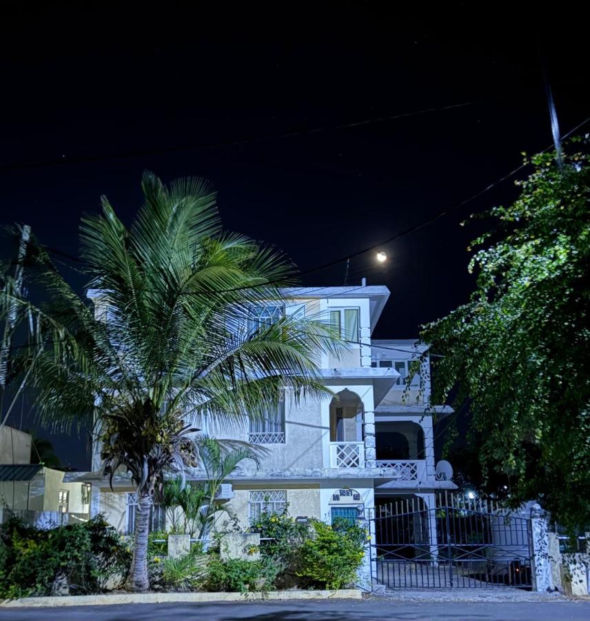 A minute's walk from the sea - 5