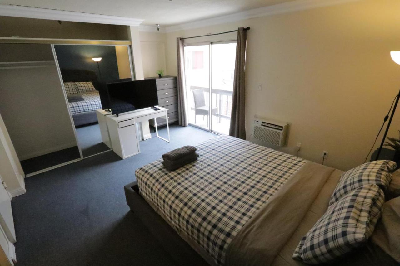 Beverly Hills Queen Bed Studio - 3