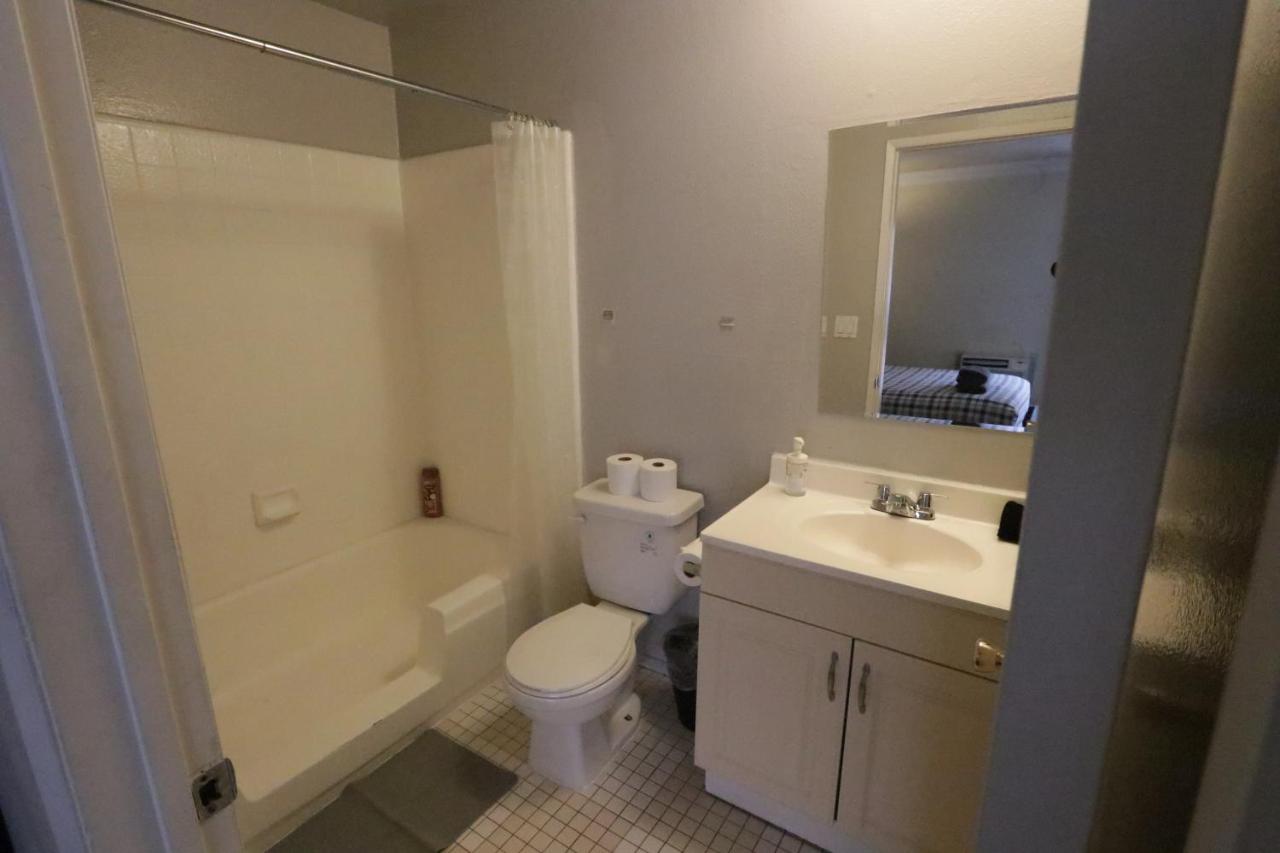 Beverly Hills Queen Bed Studio - 5