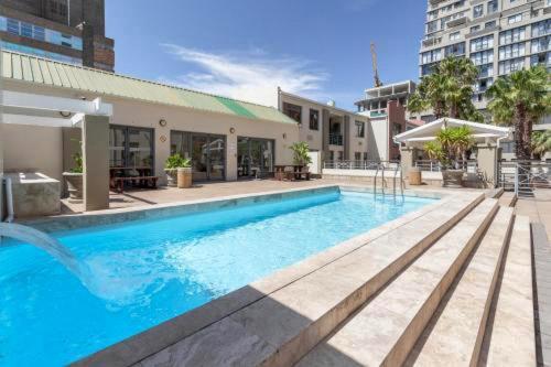 Stylish Cape Town Apartment in Creative District - 4