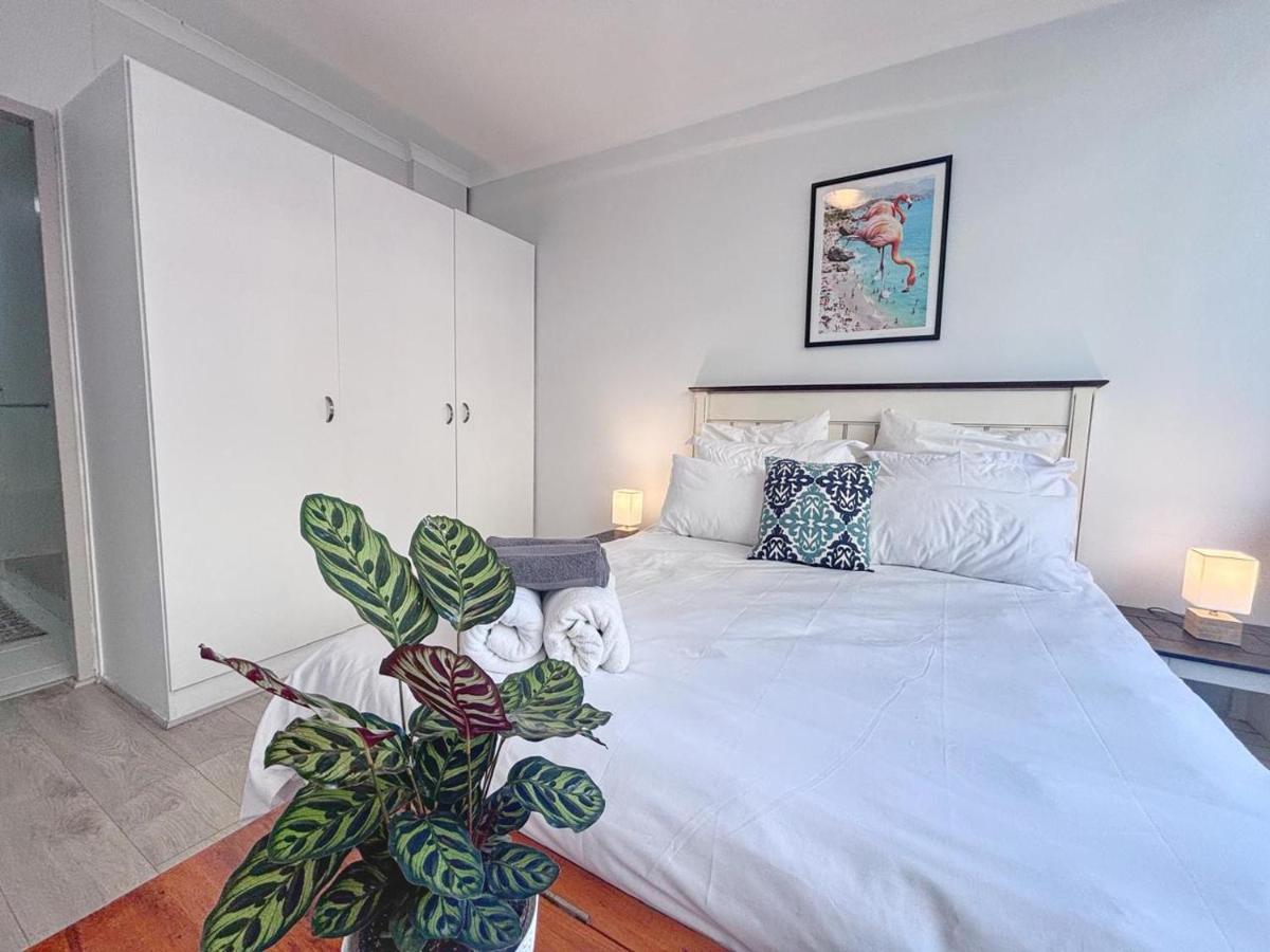 Stylish Cape Town Apartment in Creative District - 2