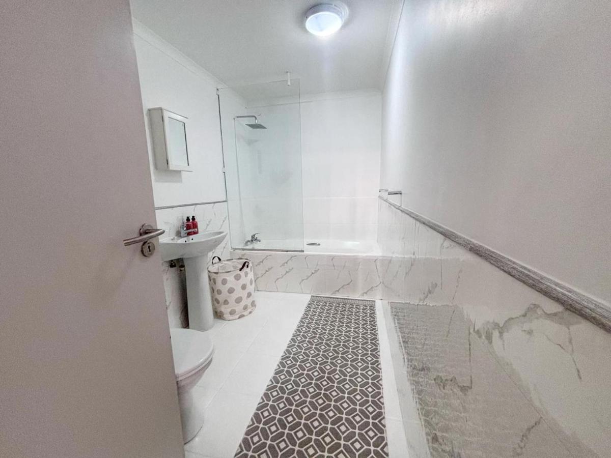 Stylish Cape Town Apartment in Creative District - 3