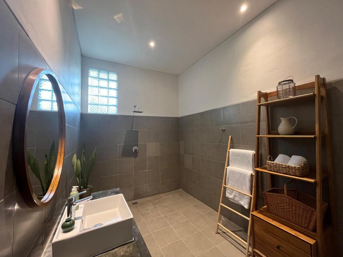 Casa Oliva - Tropical Pool Villa on Trendy Seminyak Eat Street - 3