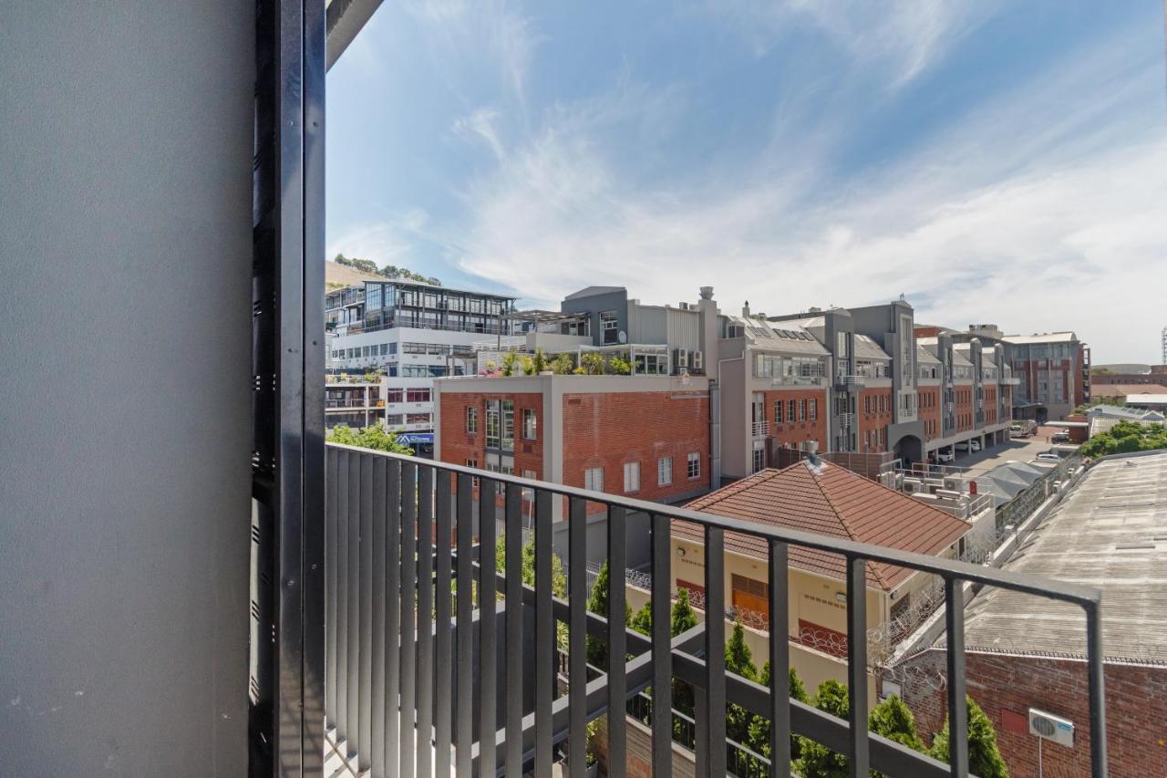 The Signature 302 - 5