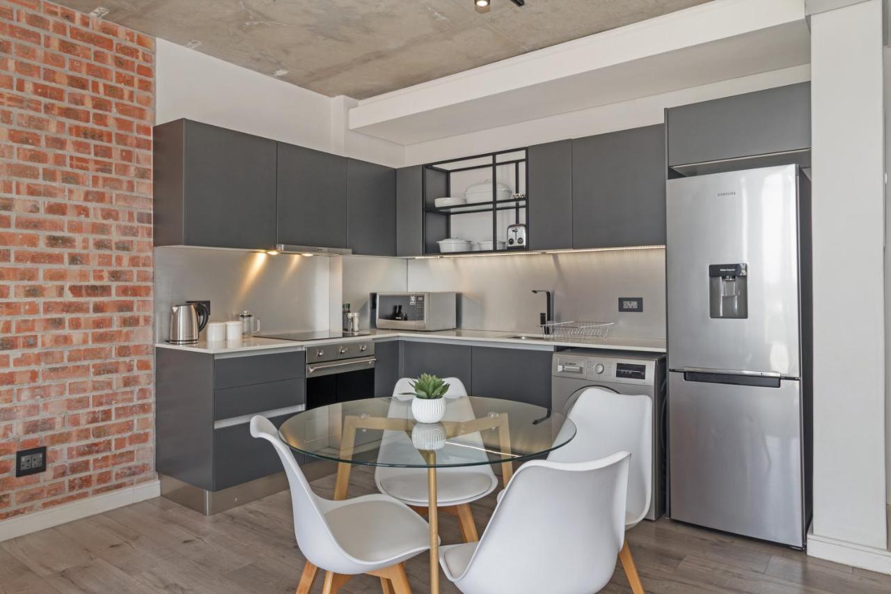 The Signature 302 - 3