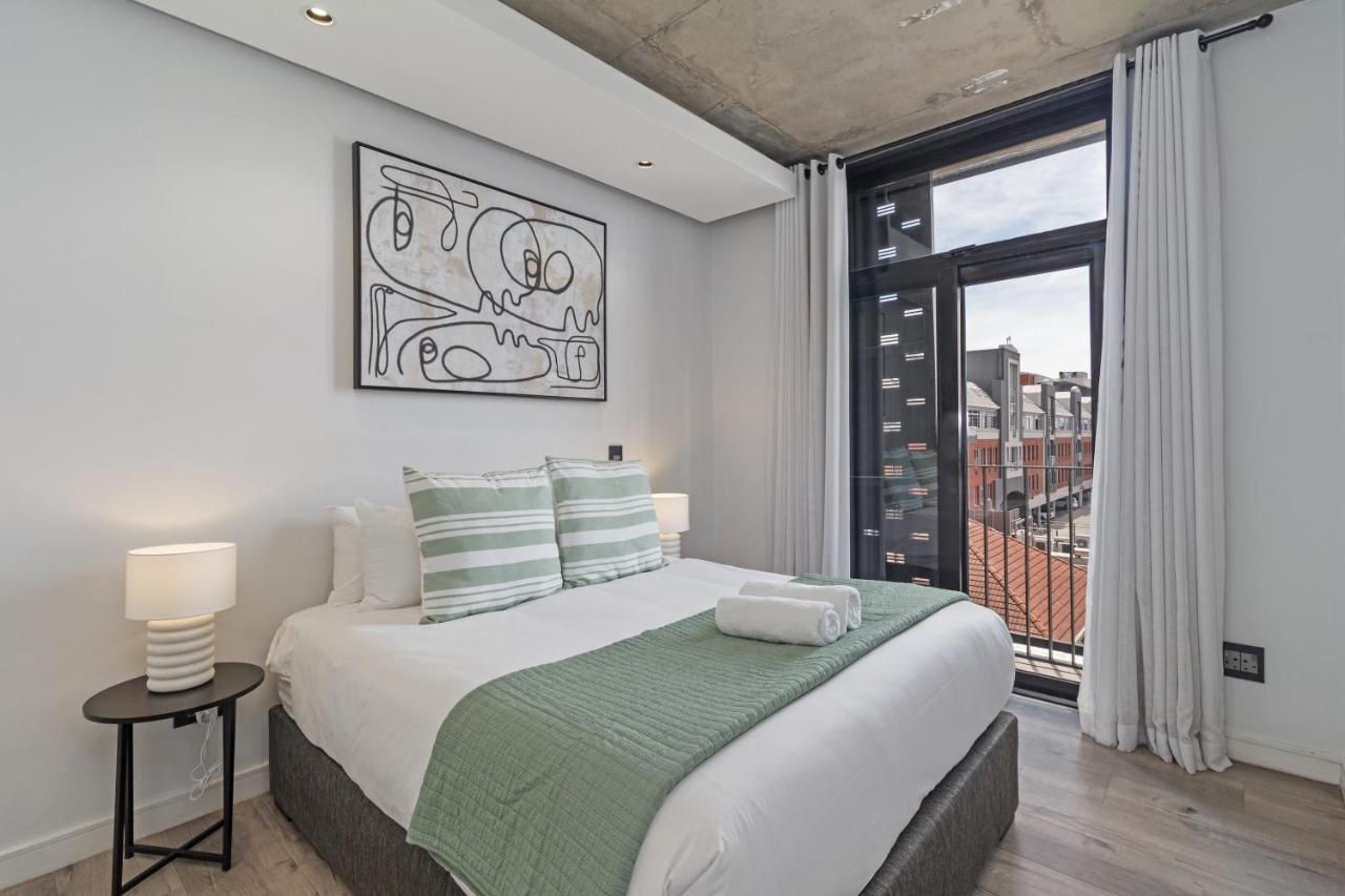 The Signature 302 - 2