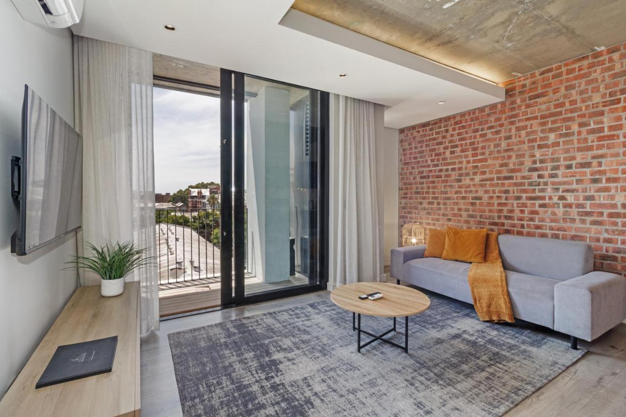 The Signature 302 - 4