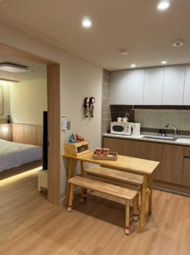5min to Seoul Station, Airport Rail, Modern 2BR, Family & Groups - 4