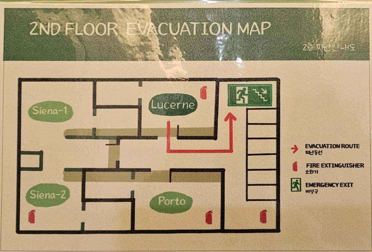 Selio #AREX, Line 1, 4 Seoul Stn #Line 2,5 Chungjeongno Stn 4min #Airport bus 5min - 4