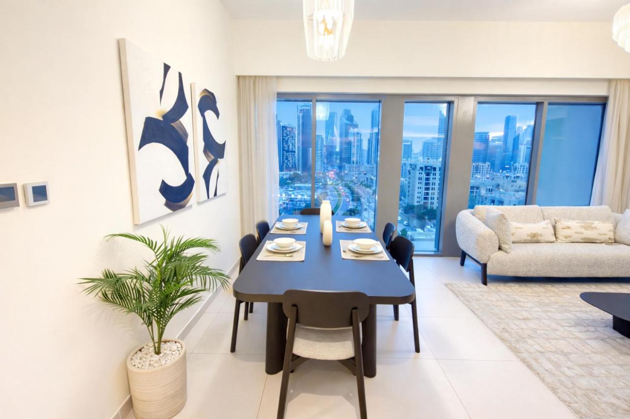 Burj Khalifa View 2BR Luxury Apartment in Dubai - 5