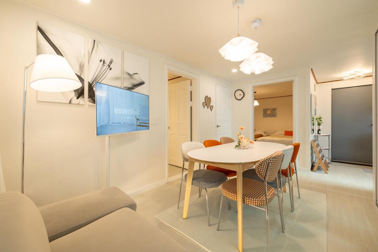 16 people,3R5B,Myeongdong,Seoul Station,Itaewon