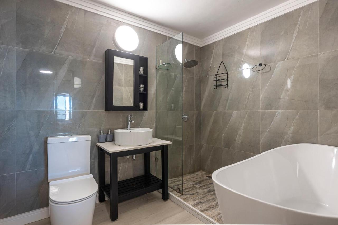 Clifton YOLO Spaces - Clifton Mansion Villa Apartment - 5