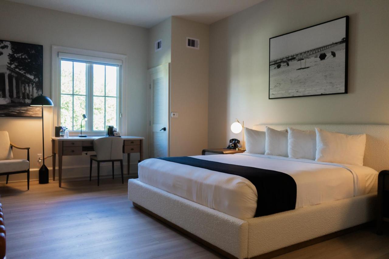 White House Hotel — photo 16
