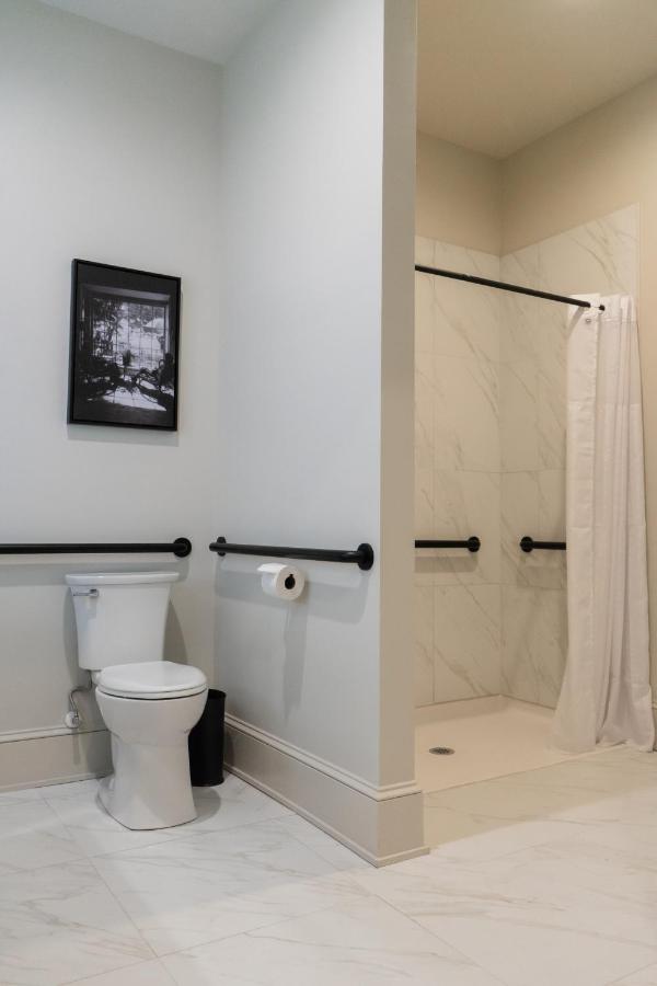White House Hotel — photo 17