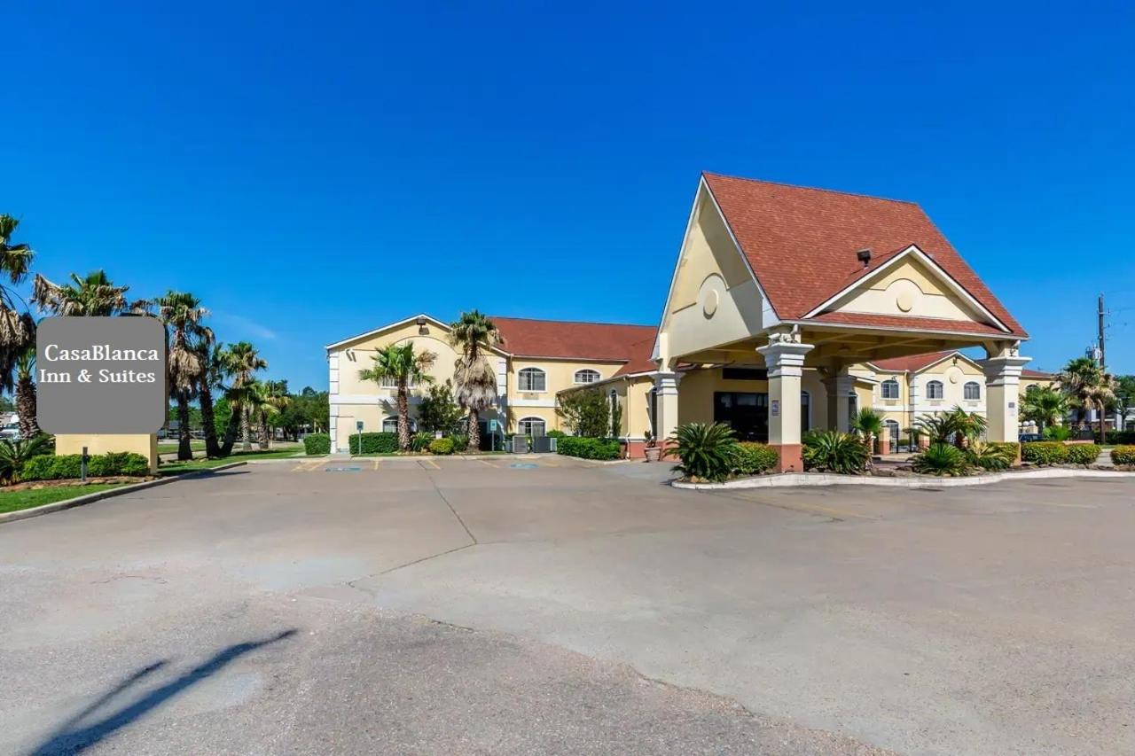 Image: CasaBlanca Inn & Suites Houston - Spring