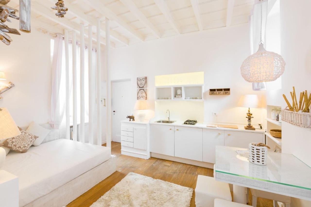 Charming Colosseo Apartment - 4