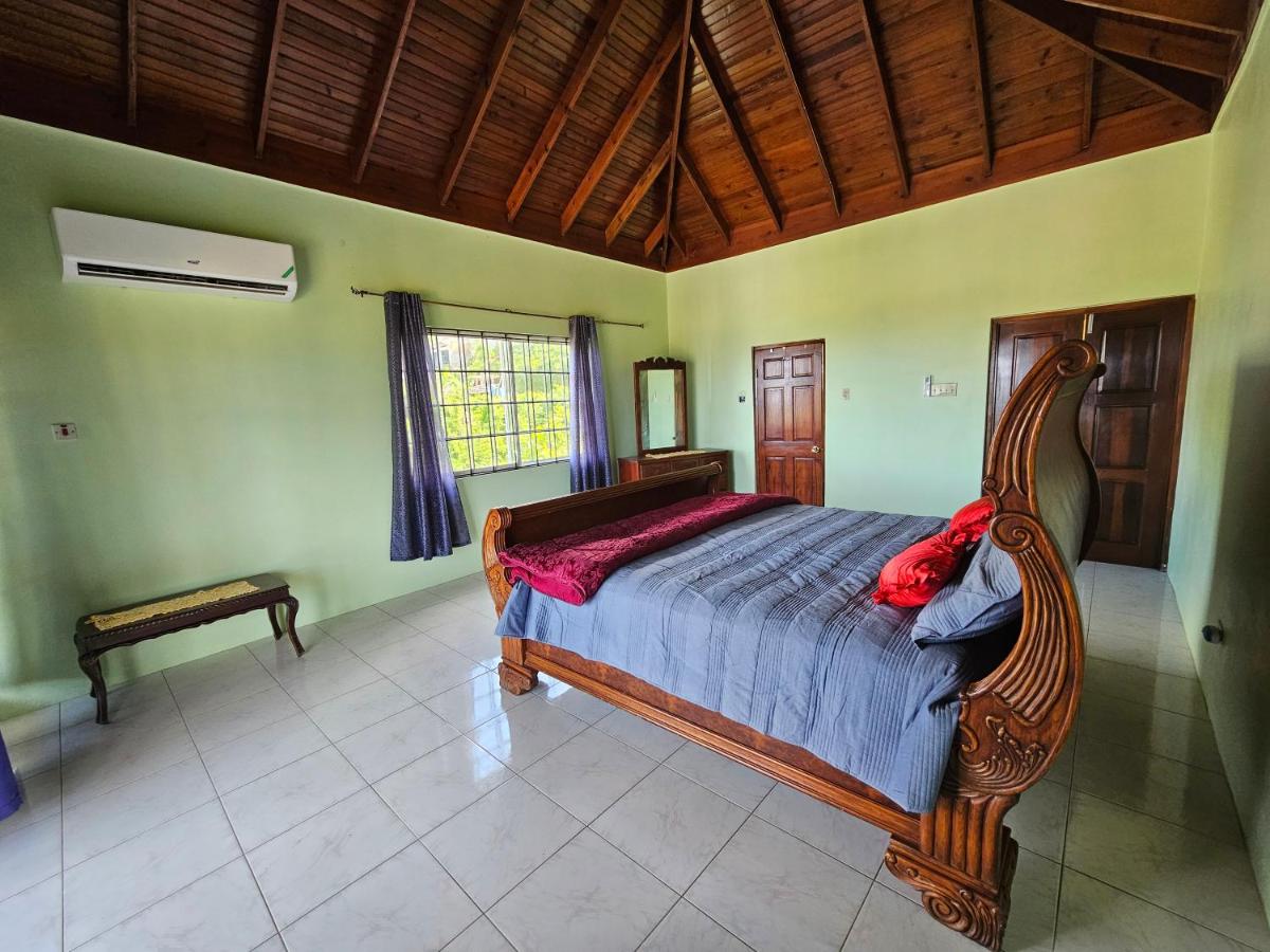 Quiet Escape Unity Hall - 2