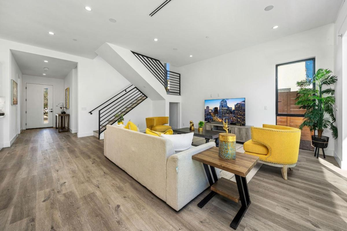 5BR Gorgeous Melrose Villa with Parking - 5