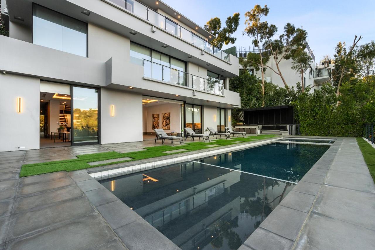 Ultra Luxury 5BR Beverly Hills Estate with Private Pool Spa and Canyon Views - 4