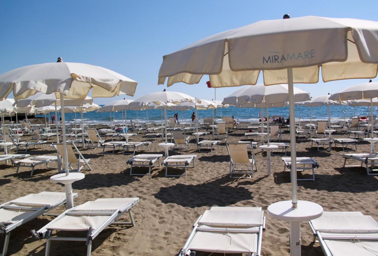 Beach: Hotel Miramare