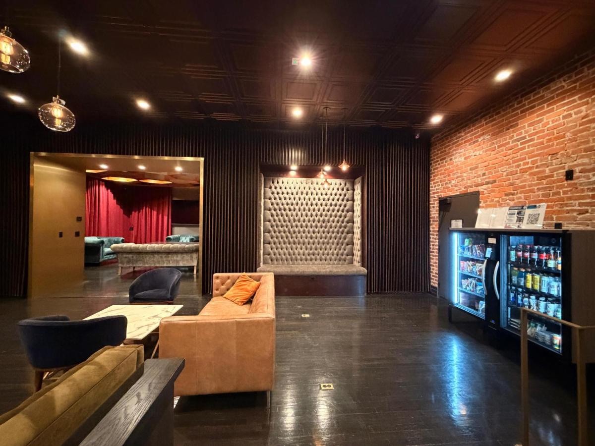 Modern & Popular Hollywood Studio at GW - 4