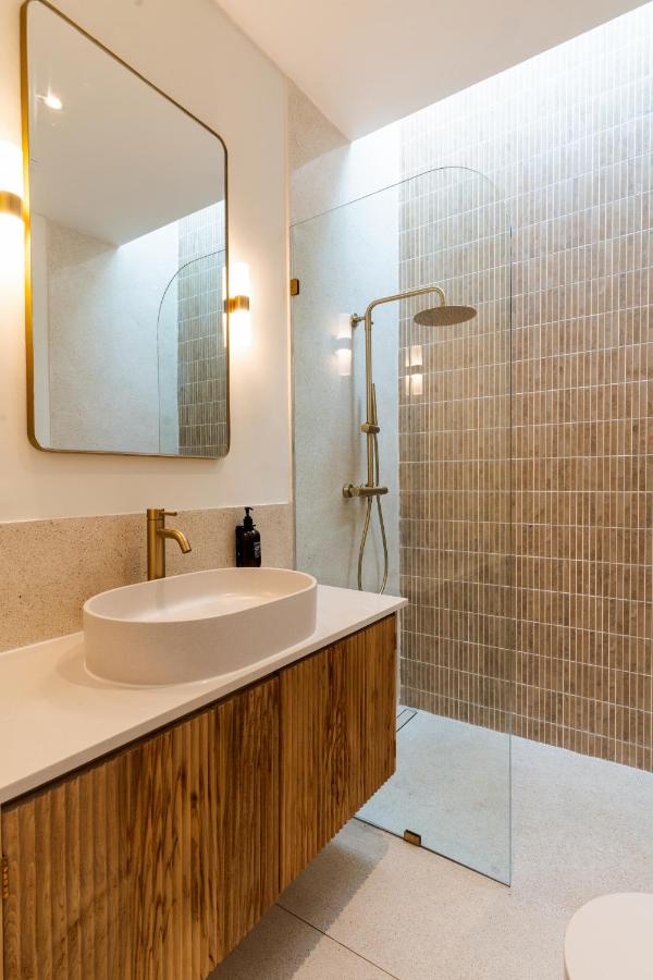 Luxury 3BR Mediterranean Villa - Private Pool & Sauna - 3