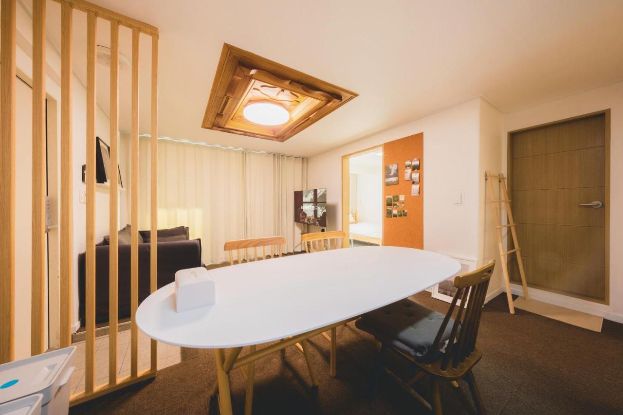 OnStay Hongdae, Spacious 6-Guest Stay, 7min Walk - 3