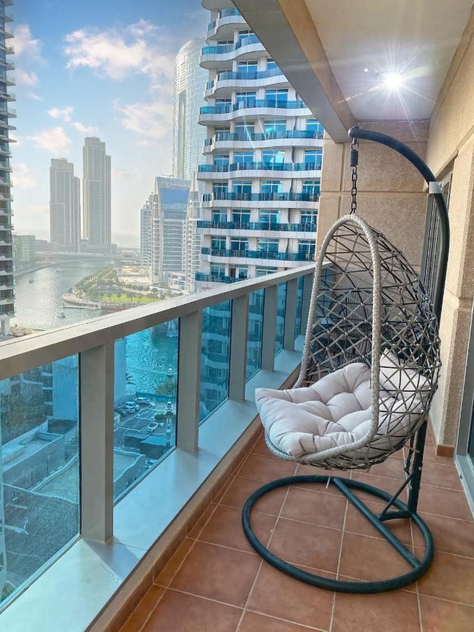 OneBedroom Apartment with Partial Sea view in Dubai Marina - Z1106