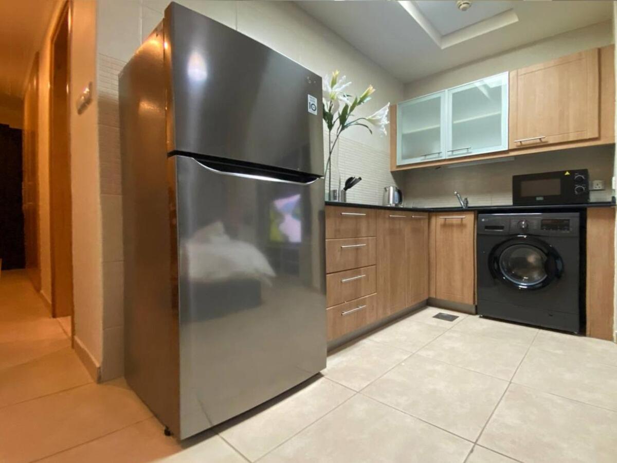 Enjoy Studio in Dubai Marina - Partial Marina View - 5