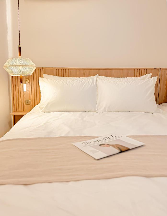 Yeoksam, Gangnam Plastic Surgery, COEX, Garosu-gil, Gangnam Wedding, Hongdae 30 minutes, airport bus - 5