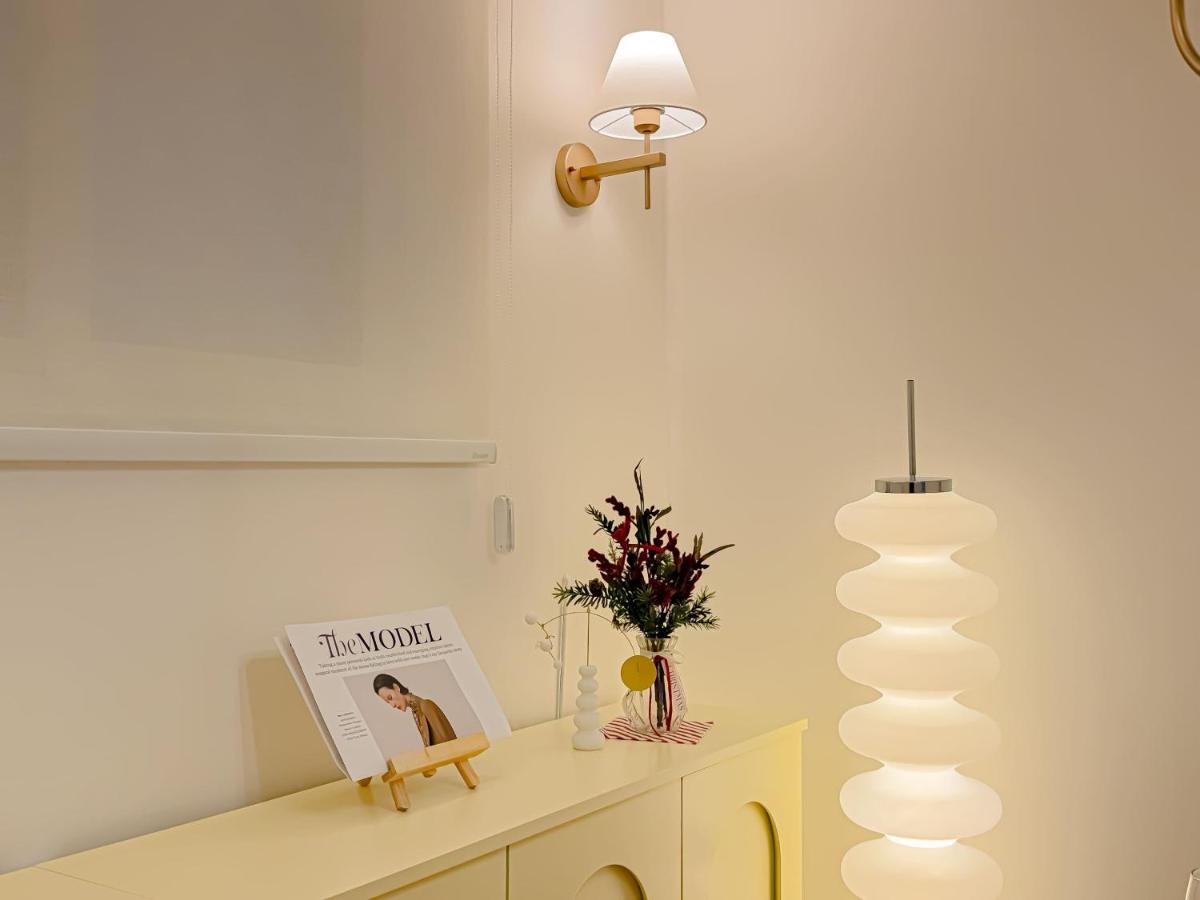 Yeoksam, Gangnam Plastic Surgery, COEX, Garosu-gil, Gangnam Wedding, Hongdae 30 minutes, airport bus - 3